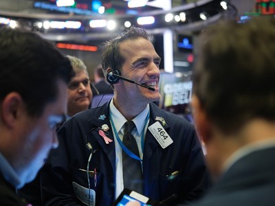 Giới đầu tư thận trọng chờ kết quả cuộc họp của Fed 